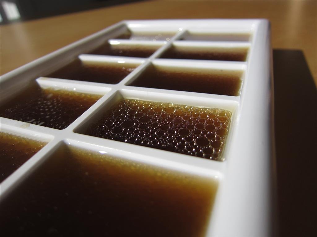 Huehnerbruehe in eiswuerfelformen 1