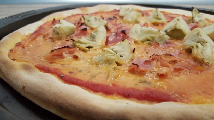 Schinken artischocken pizza