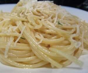 Spaghetti mit knoblauch thymian und olivenoel 1