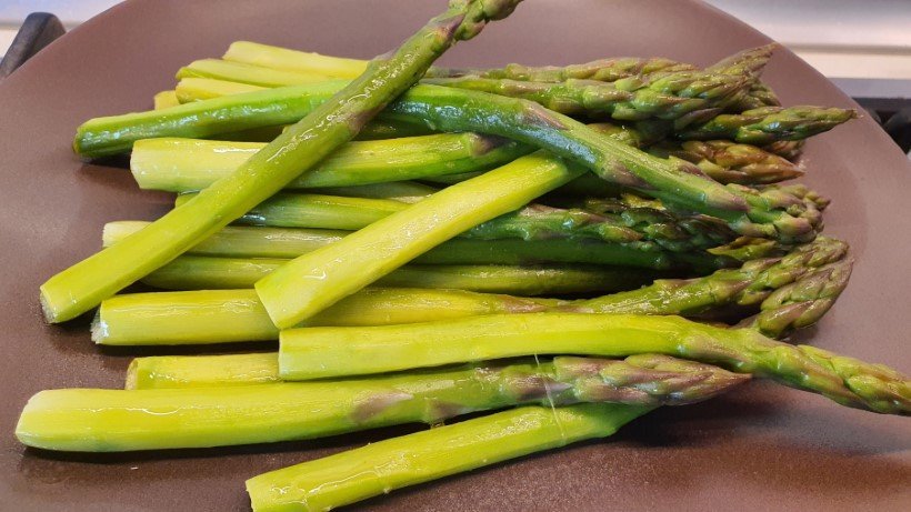 Gedunsteter spargel