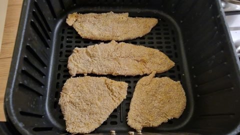 Haenchen schnitzel in der heissluft fritteuse