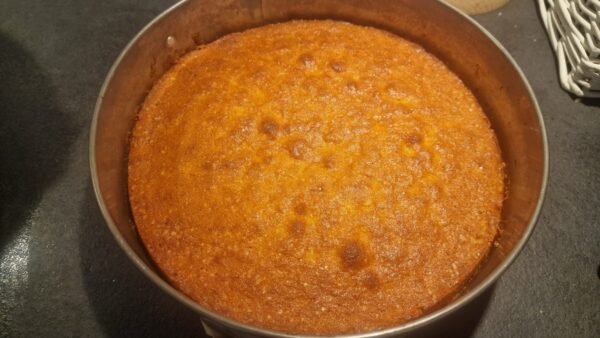 Mazarin-Torte nach dem Backen