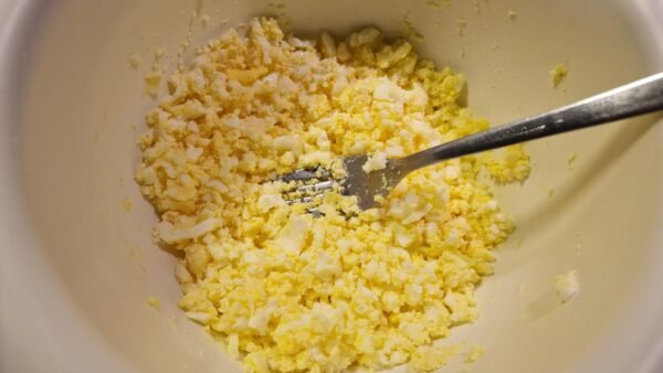 Eiersalat mit Mayonnaise Zubereitung 4