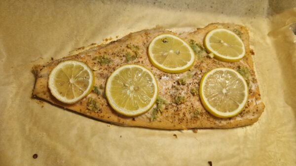 halber Lachs aus dem Backofen