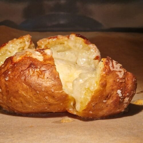 Ofenkartoffeln mit geschmolzenem Käse
