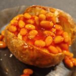 Ofenkartoffel mit Bohnen in Tomatensauce Ofenkartoffeln mit Tomatenbohnen