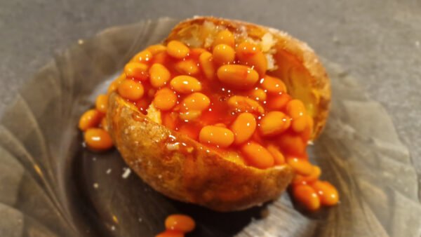 Ofenkartoffeln mit Tomatenbohnen
