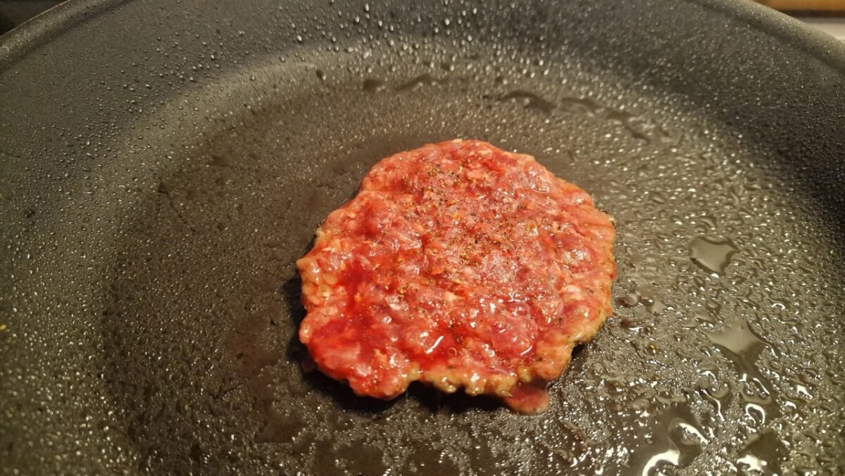 Smash Burger Fleisch braten