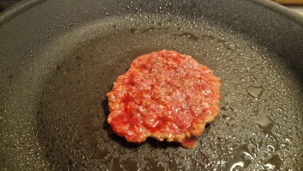 Smash Burger Fleisch braten