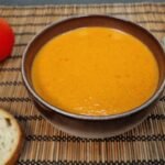 Authentischer andalusischer Gazpacho, servierfertig