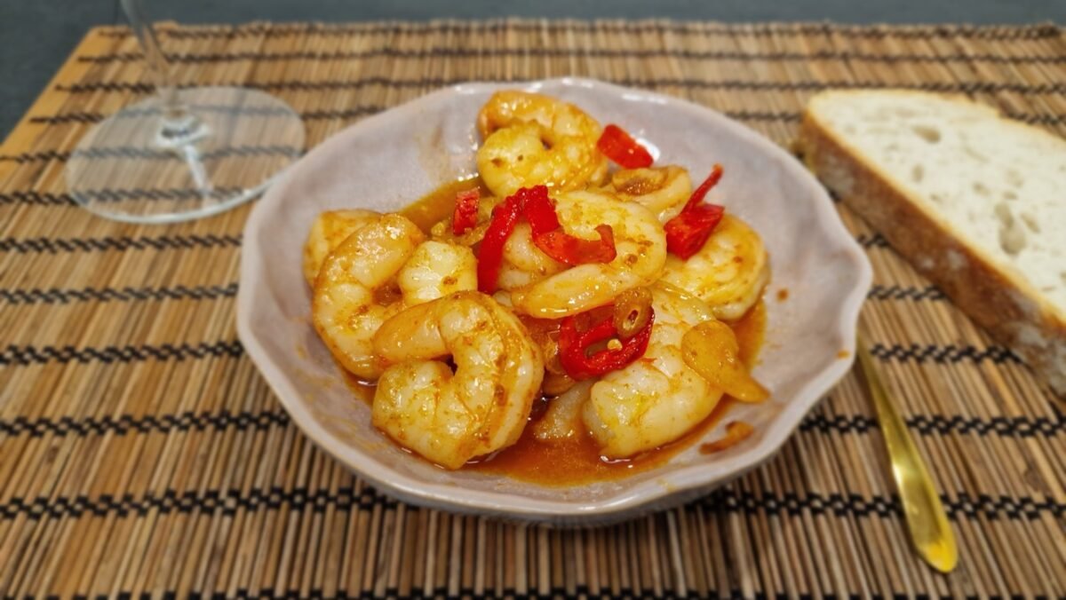 Servierfertige Gambas pil pil