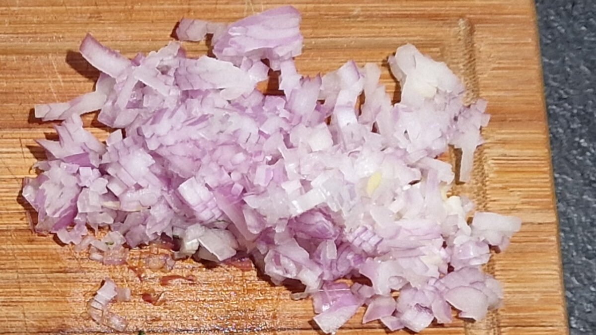 Gewürfelte Schalotten