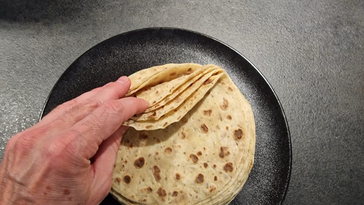 Runder norwegischer Kartoffelfladen namens Lompe