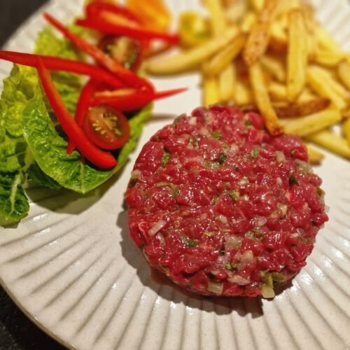 Rund angerichtetes Steak Tartare